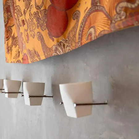 Camare 44 - Unique With Private Rooftop بيت للعطل