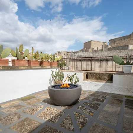 Camare 44 - Unique With Private Rooftop *